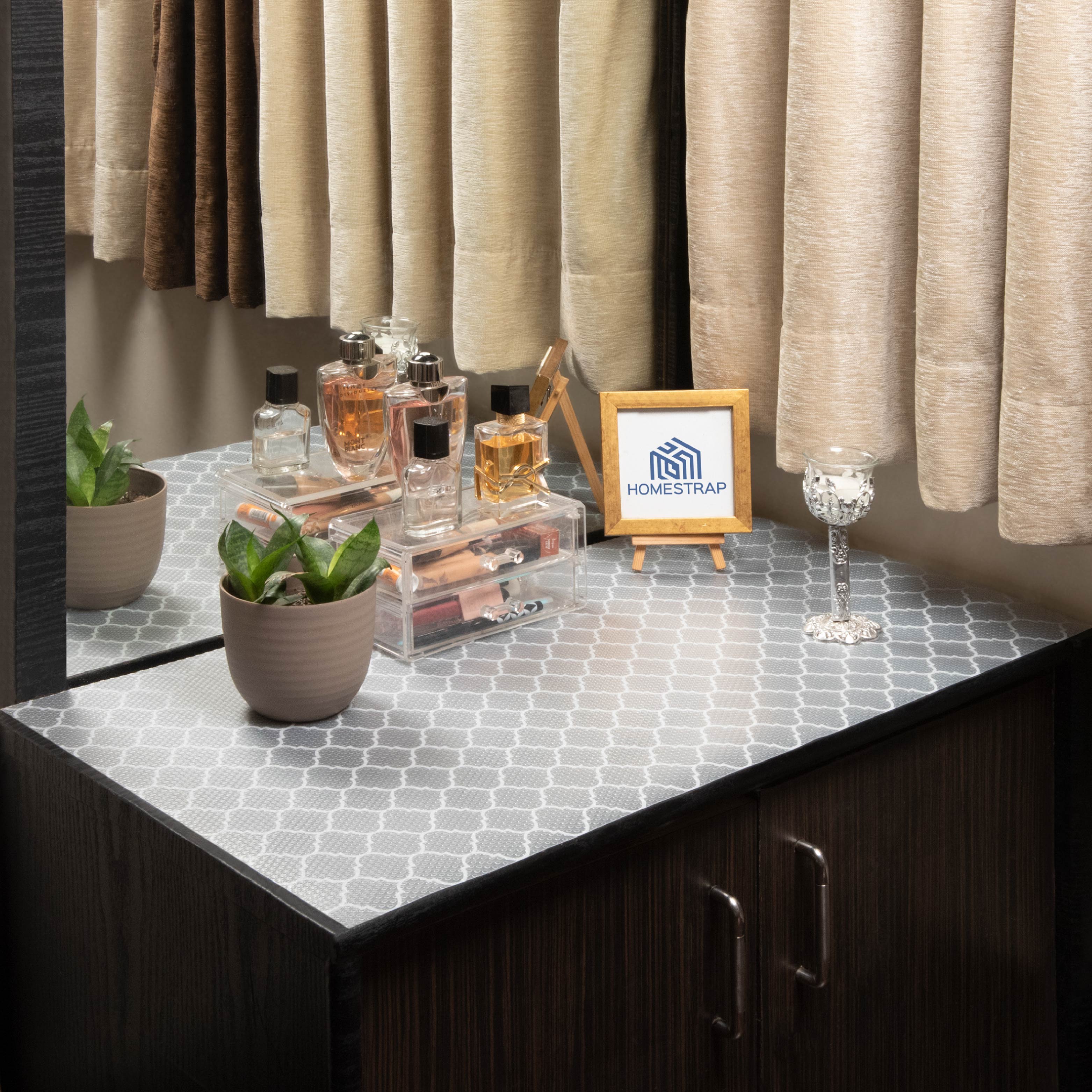 Anti-Slip Dotted Shelf Mat